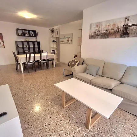 Castellon Center Modern Spacious